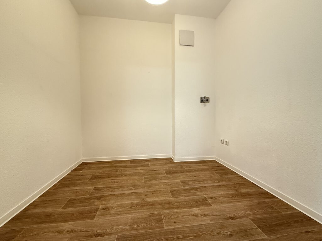 E-12 - 07 - Abstell, Waschen