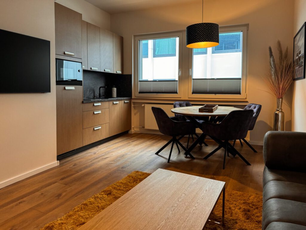 Serviced Apartment 3. und 4. OG, Wohn- Ess- und Küchenbereich